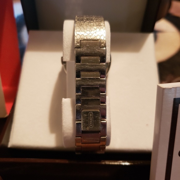 Authentic Vintage Silver Signature Coach Watch - Picture 3 of 6